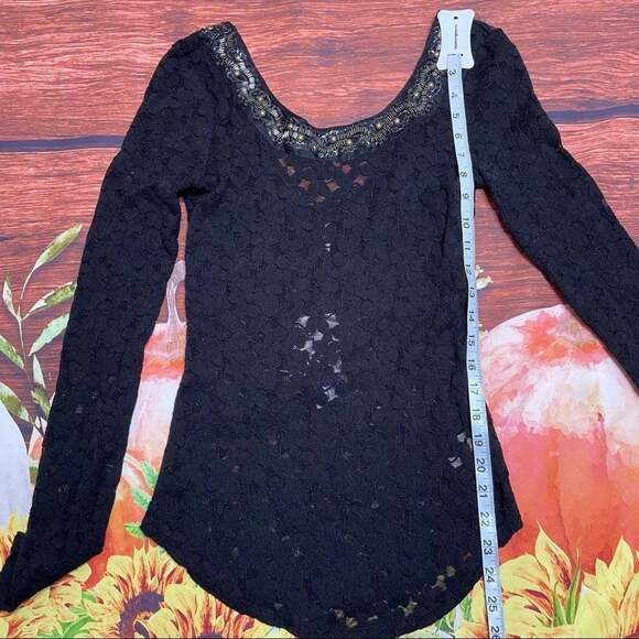 NWT FREE PEOPLE - lace top with sequins beading and scoop back black small - Picture 7 of 11